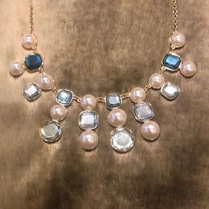 Anne AK Klein Beautiful  blue necklace 💙🤍💝🎁